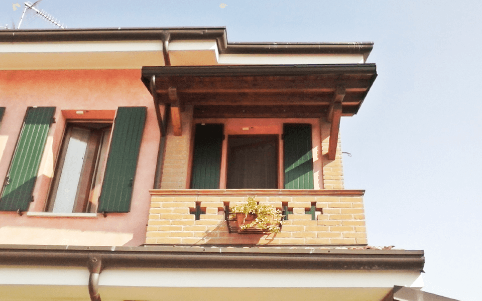 Creazione Copri Balcone in Legno a Viadana, Casalmaggiore, Reggio Emilia,  Mantova, Parma, Cremona, Modena